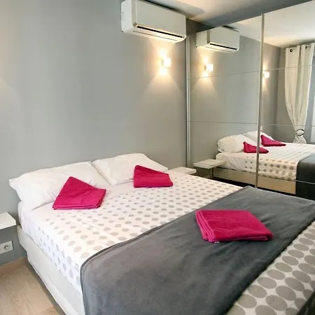 A 100 Metres Du Palais Et Des Plages Apartmán