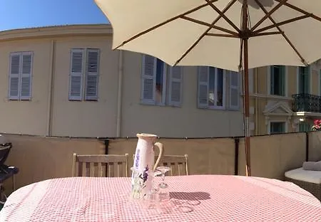 Apartament A 100 Metres Du Palais Et Des Plages *